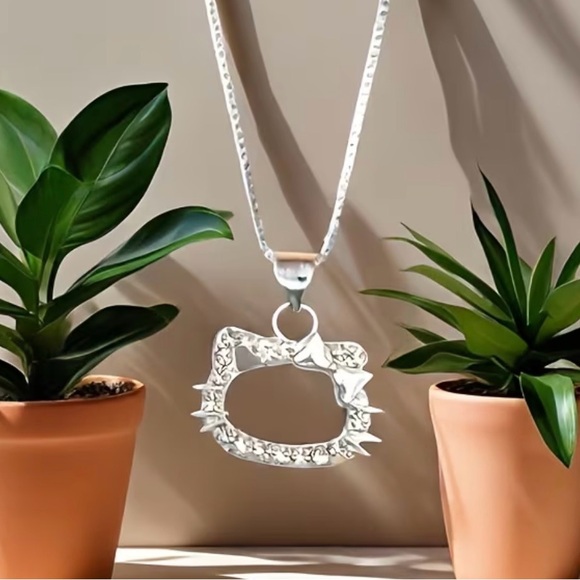 Hello Kitty Silver Outline Pendant Necklace - Picture 3 of 3
